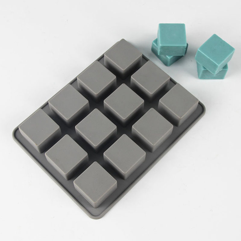 Moules en silicone à 12 cavité - Soap Making Formula avis et prix